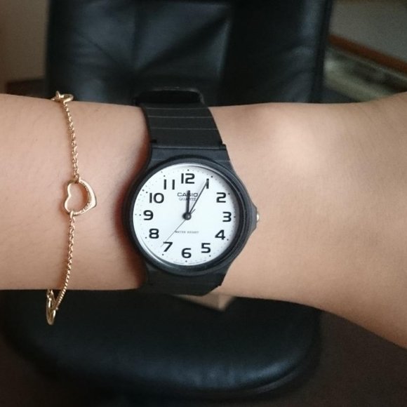 Casio Men's MQ24-7B2 Analog Watch with Black Resin Band - Picture 6 of 8